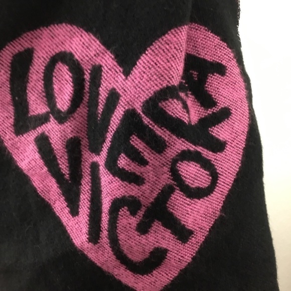 VICTORIA’S Secret Love Victoria Fringed Red Pink Black Color Block Scarf - Picture 4 of 10